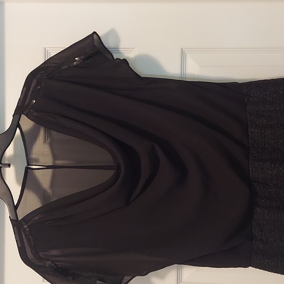 Womens Dresd - Picture 2 of 4